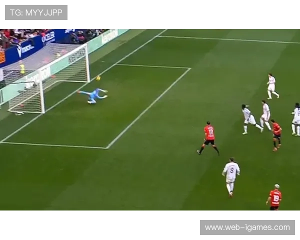 库尔图瓦关键扑救保住皇马零封，门前稳定性依旧顶级